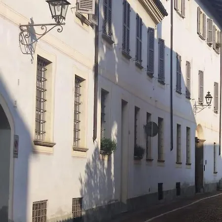 The Grey House 布拉