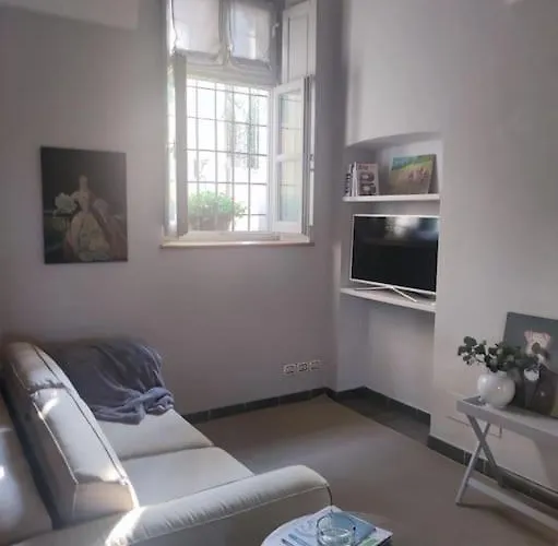 Daire The Grey House *